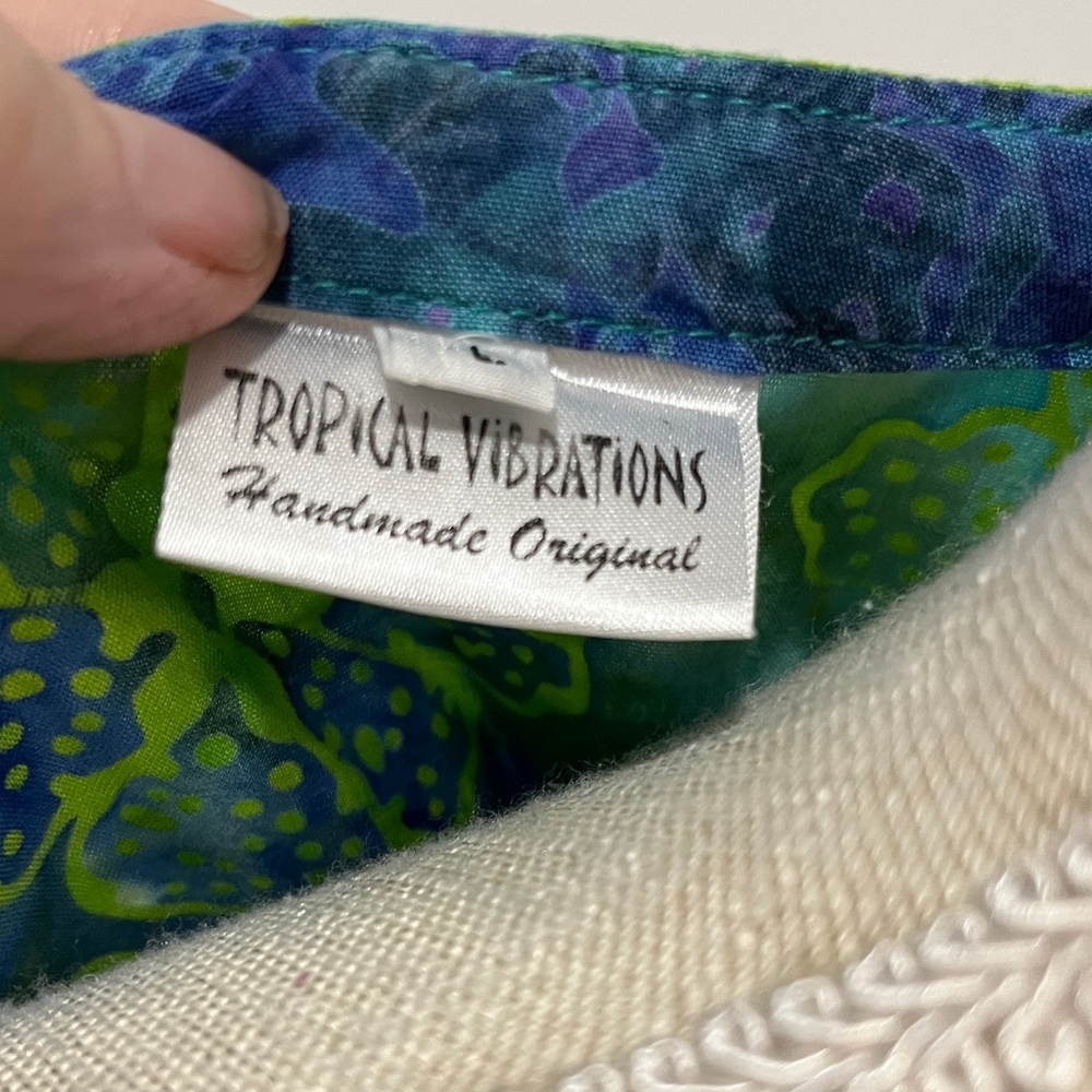 Vibrant Patchwork Button-Up Tie Front Batik Blous… - image 2